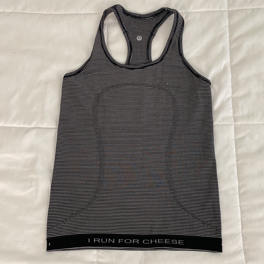 Lululemon size 6 Swiftly Racerback tank top - Picture 3 of 6